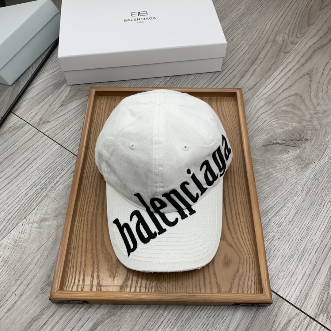 Balenciaga Diagonal Cap In White