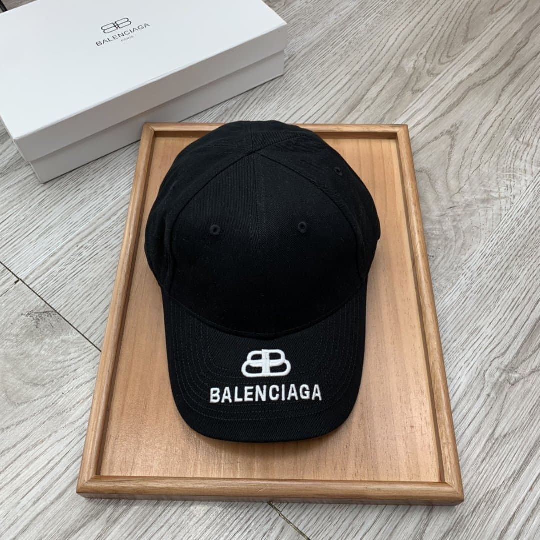 Balenciaga Logo Cap In Black