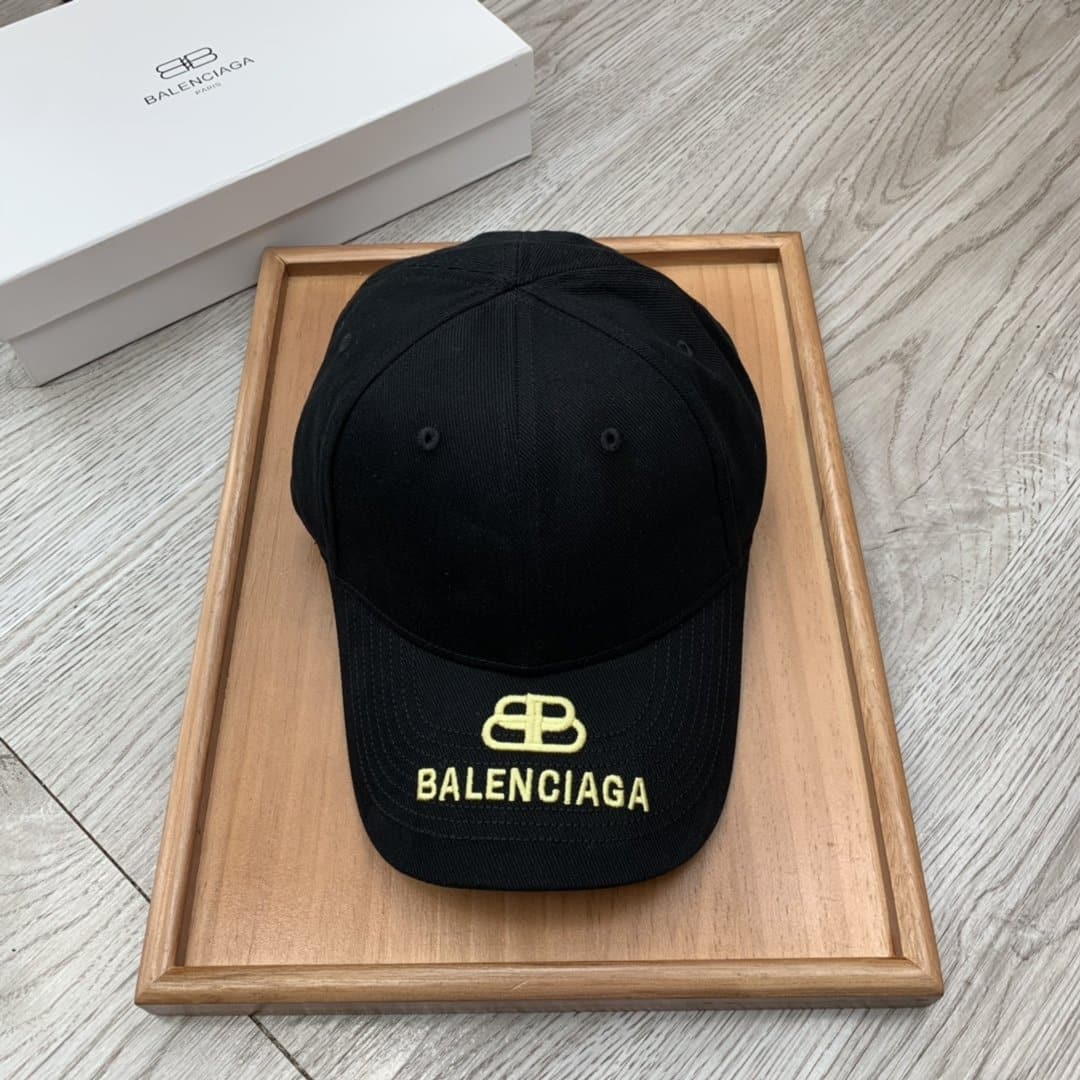 Balenciaga Logo Cap In Black