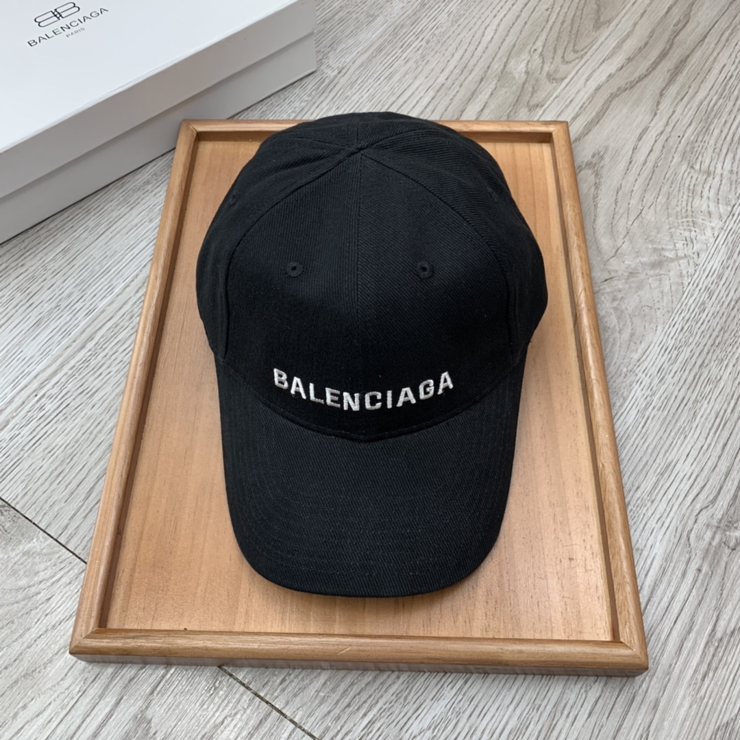 Balenciaga Logo Front Cap In Black