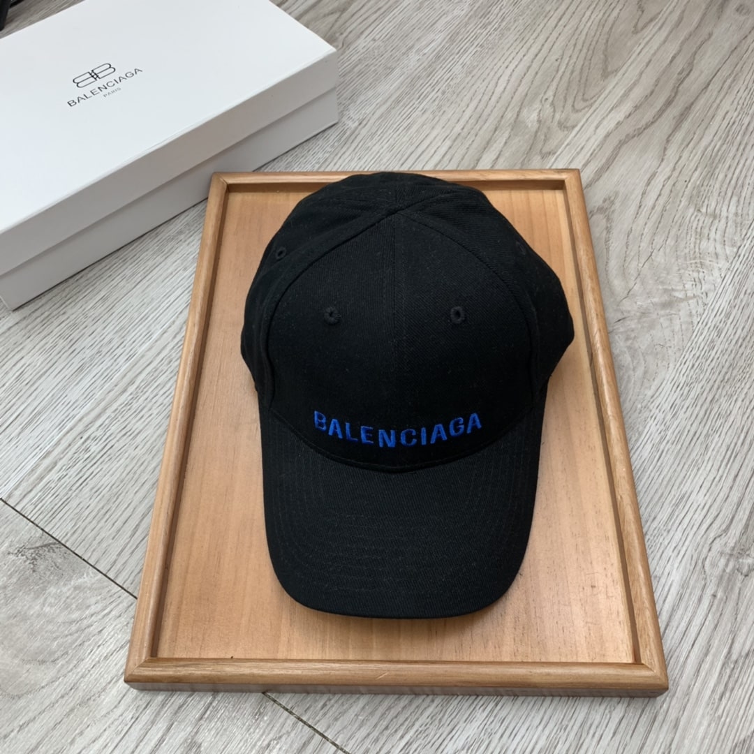 Balenciaga Logo Front Cap In Black