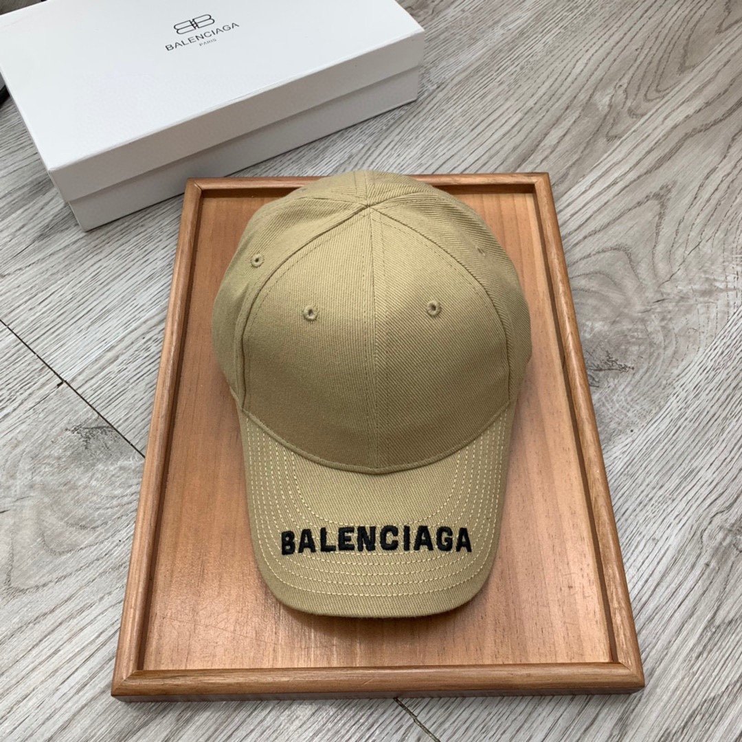 Balenciaga Logo Visor Cap In Beige