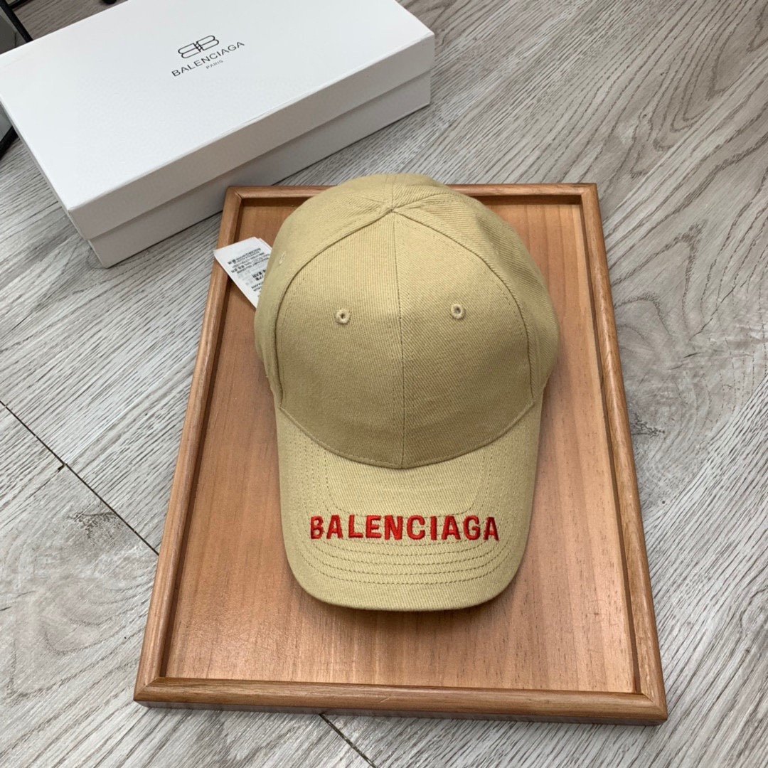 Balenciaga Logo Visor Cap In Beige