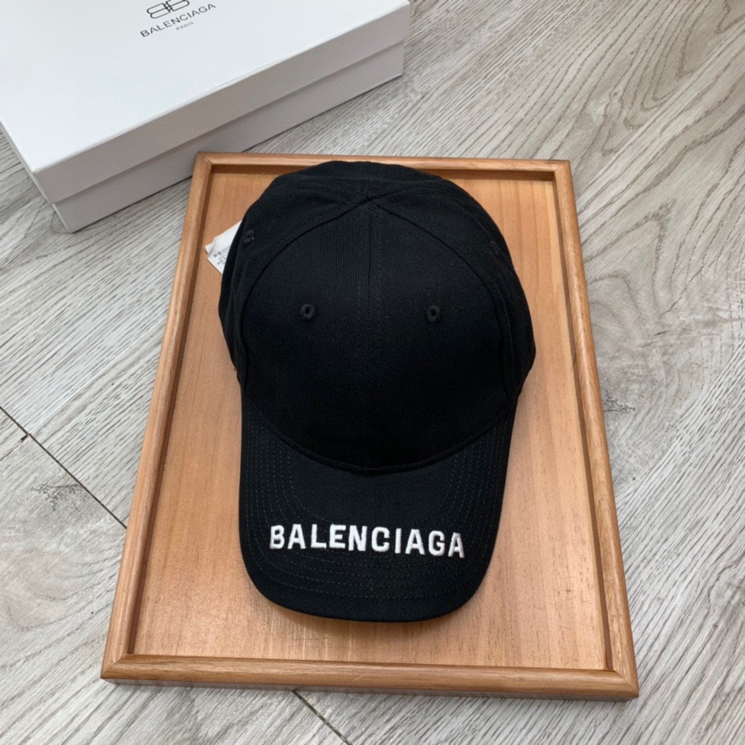 Balenciaga Logo Visor Cap In Black