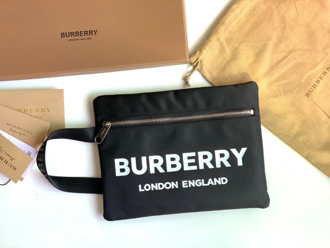 Burberry Black Vintage Clutch 27cm – Fapert