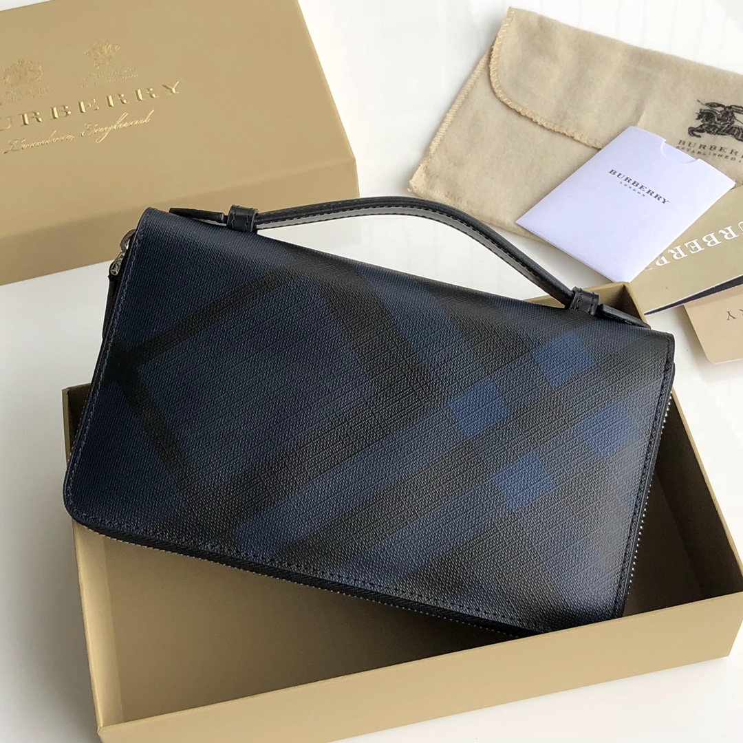 Burberry Blue Clutch 19cm – Fapert