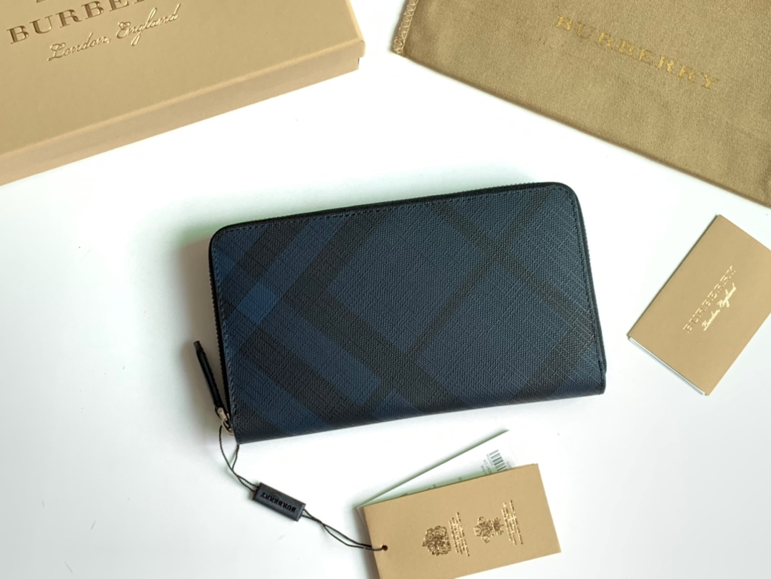 Burberry Blue Clutch 21cm – Fapert