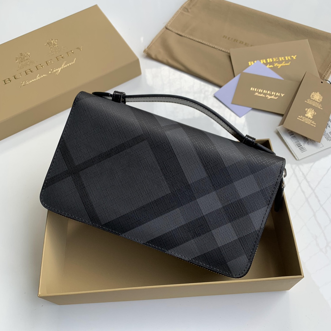 Burberry Grey Clutch 19cm – Fapert