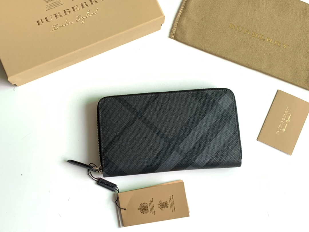 Burberry Grey Clutch 21cm – Fapert