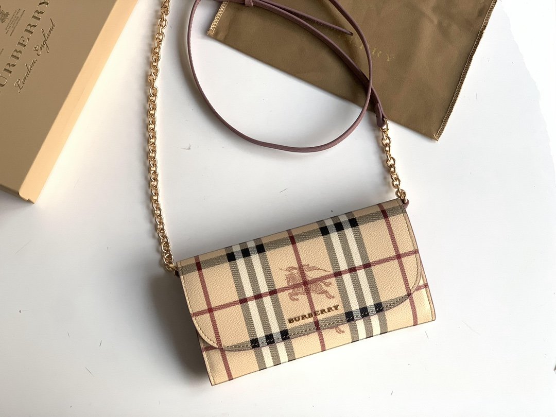 Burberry Horseferry Beige Clutch 21 – Fapert