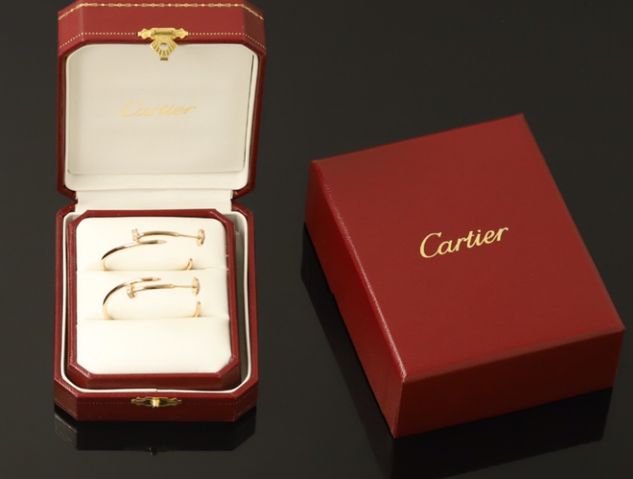 Cartier Earing Gold