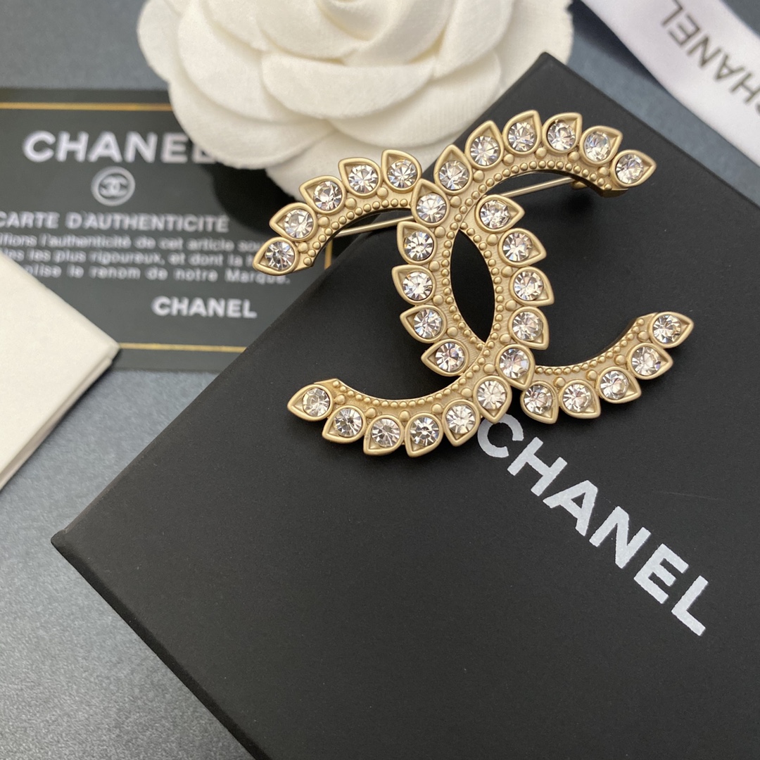 Chanel Brooch Cc 208