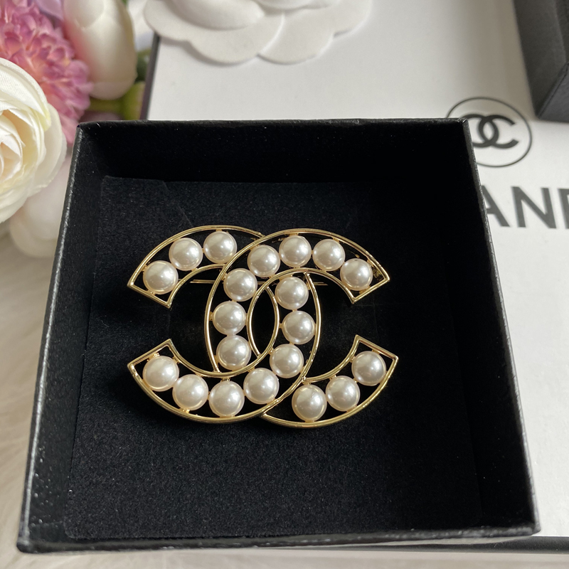 Chanel Brooch Cc 2098