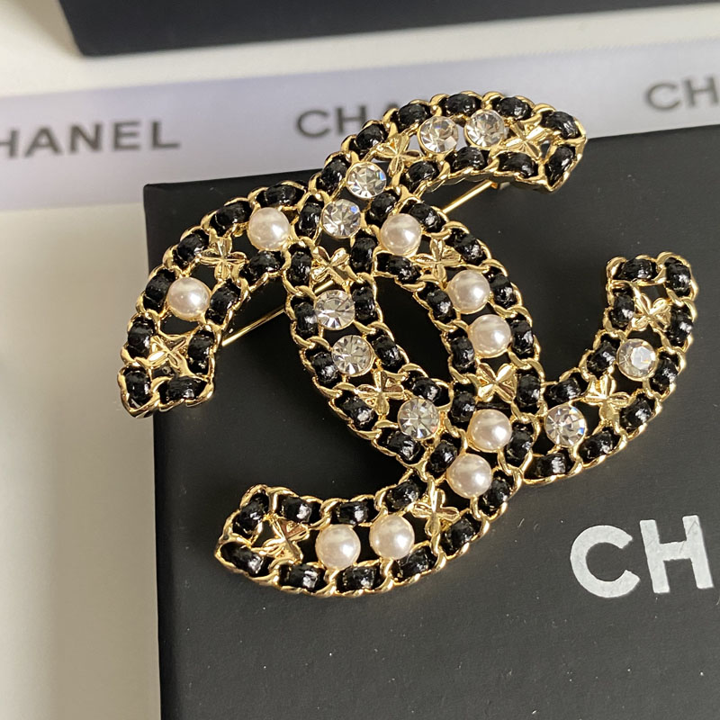 Chanel Brooch Cc 563