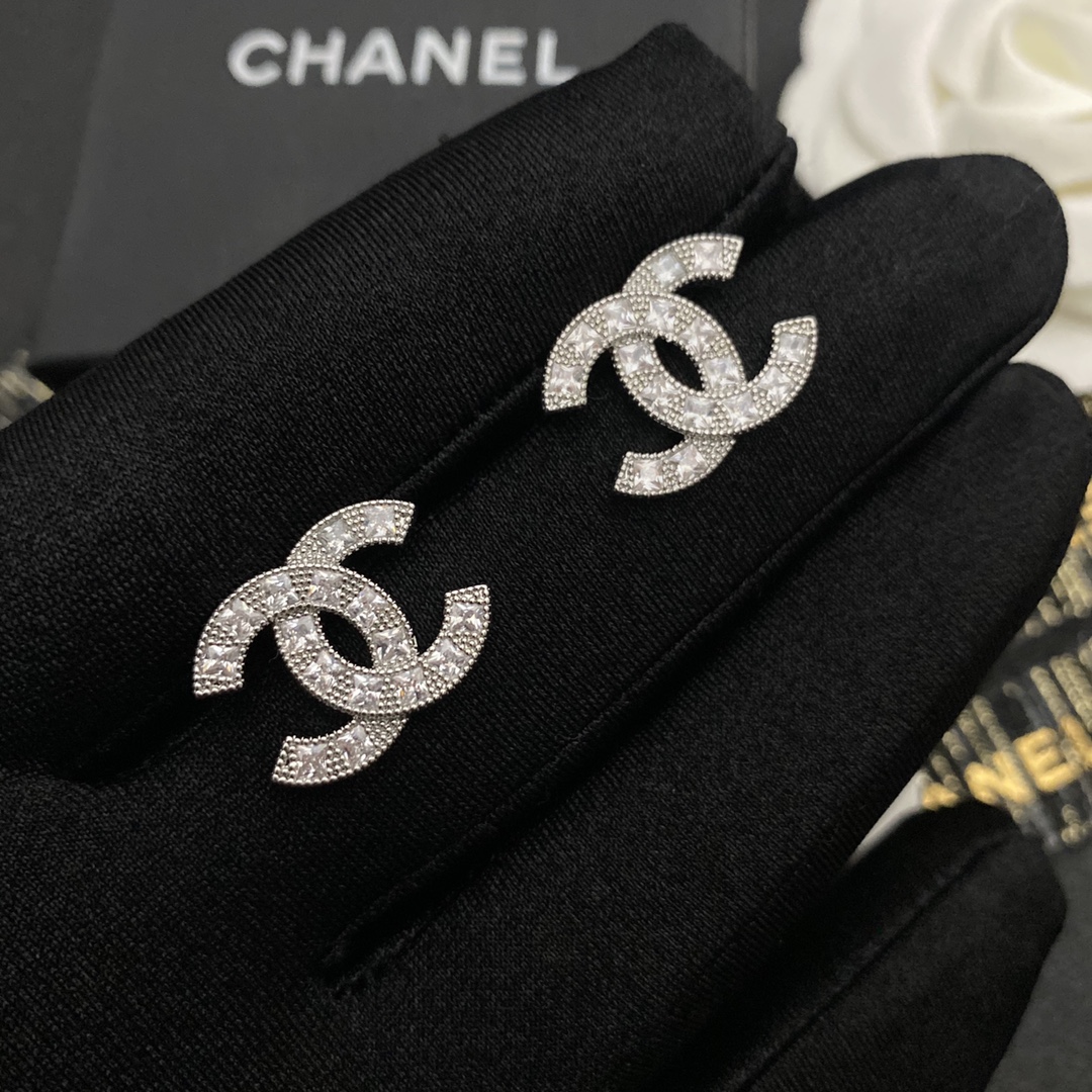 Chanel Cc Earrings Ear Stud 1857