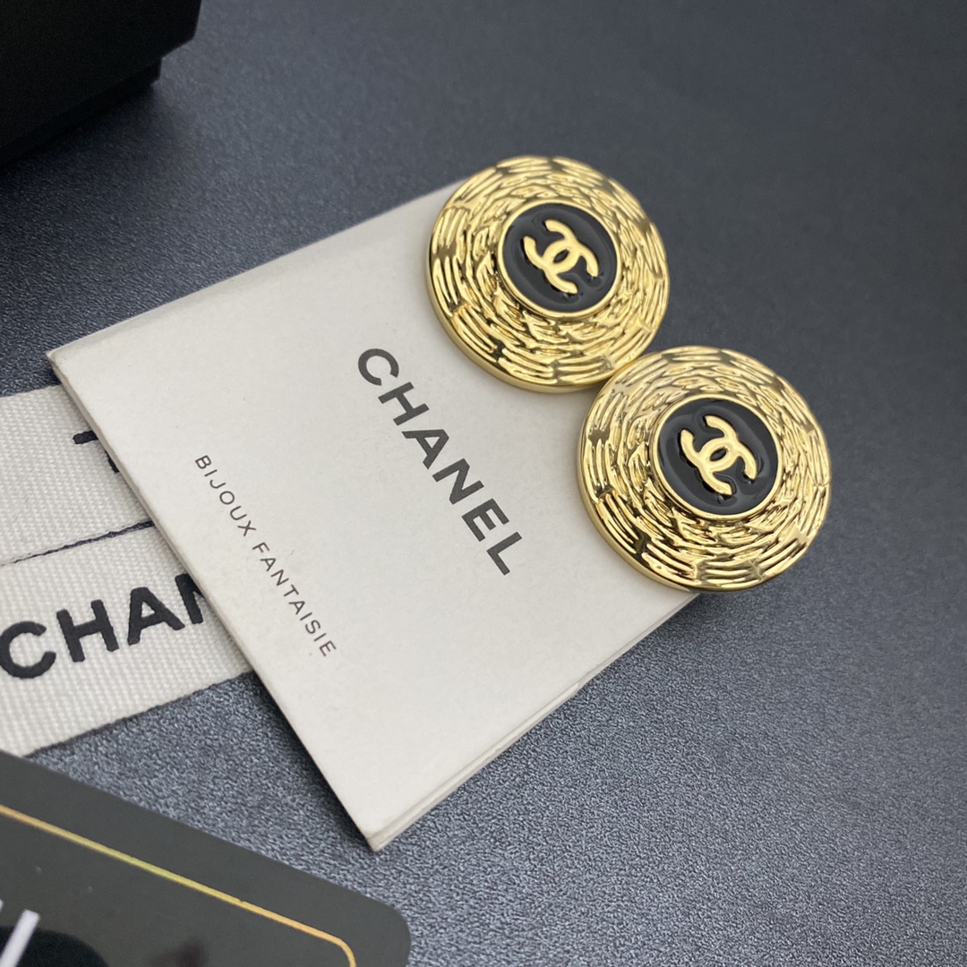 Chanel Cc Earrings Ear Stud 203