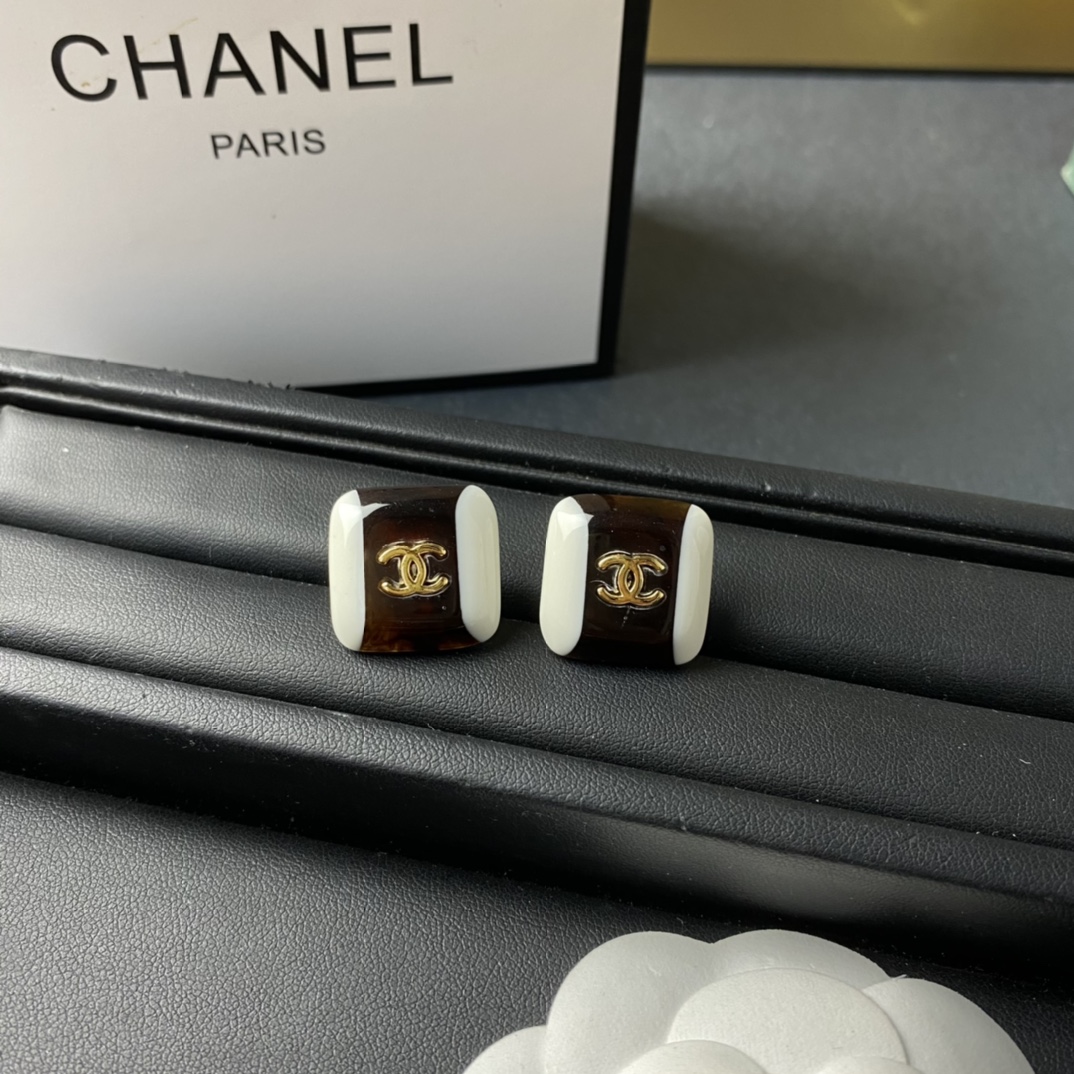 Chanel Cc Earrings Ear Stud 23091