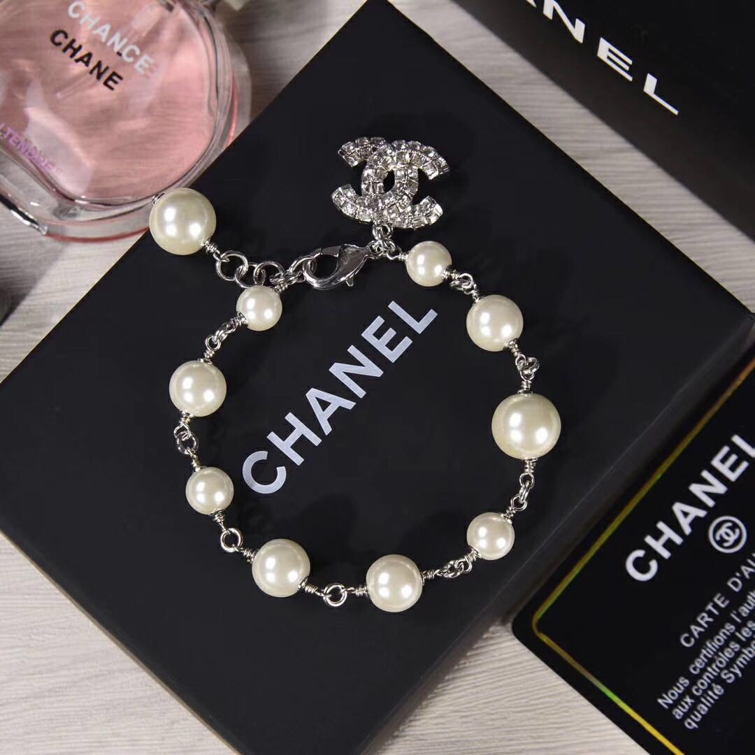 Chanel CC Pearl Bracelet