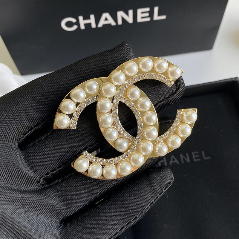 Chanel Pearl Brooch Cc 10092