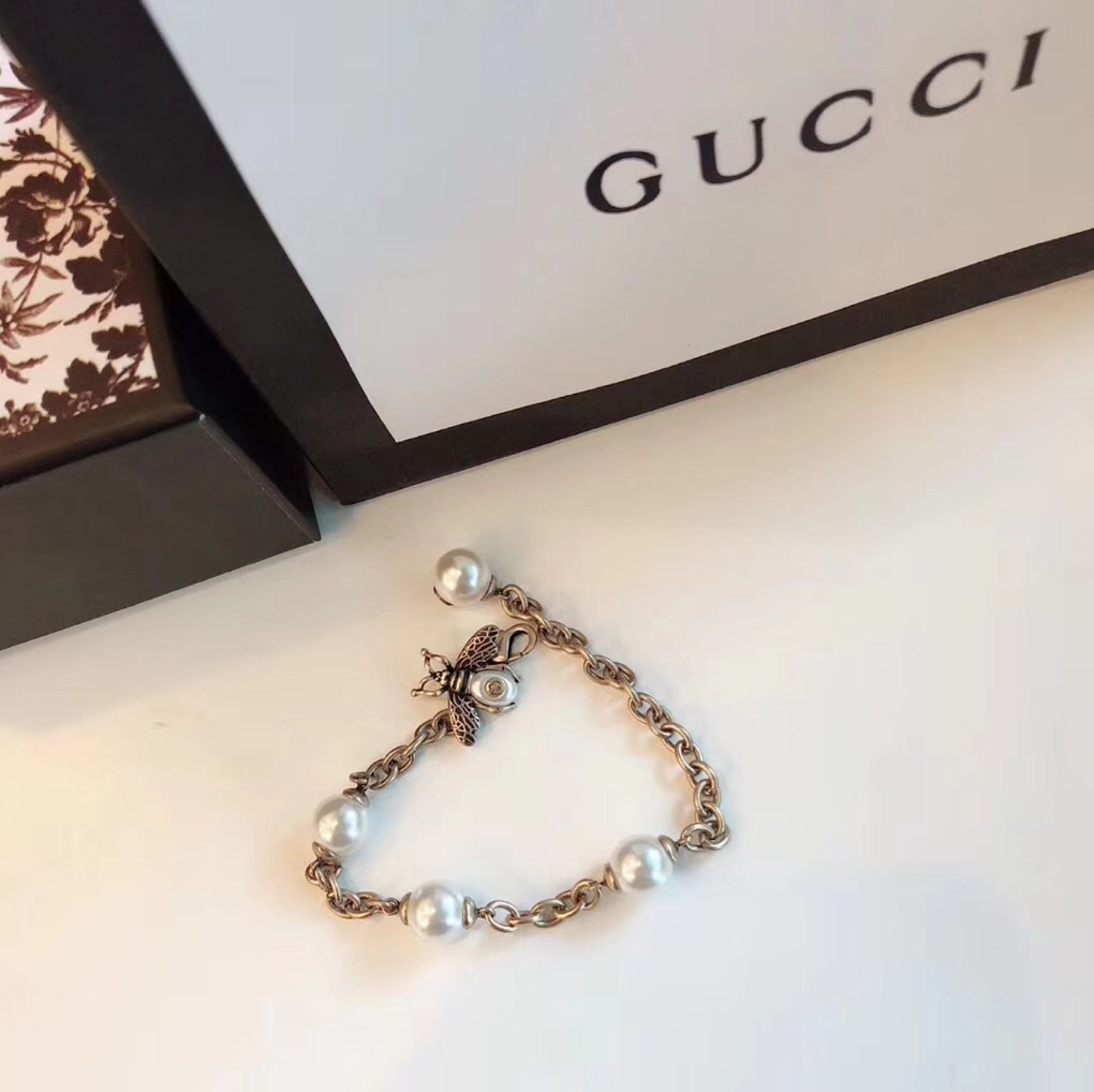 Gucci Bee Pendant Bracelet