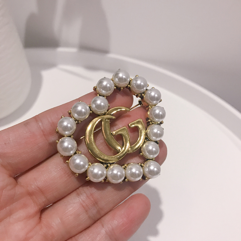 Gucci Heart Brooch  Gc 2390