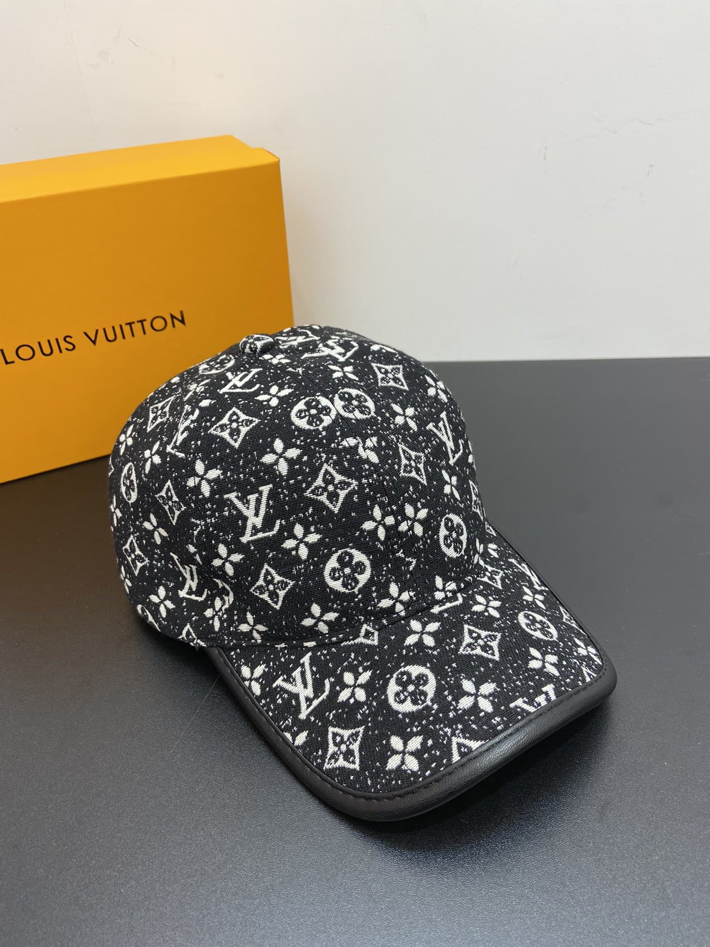 Louis Vuitton Be My Cap Black LV Cap