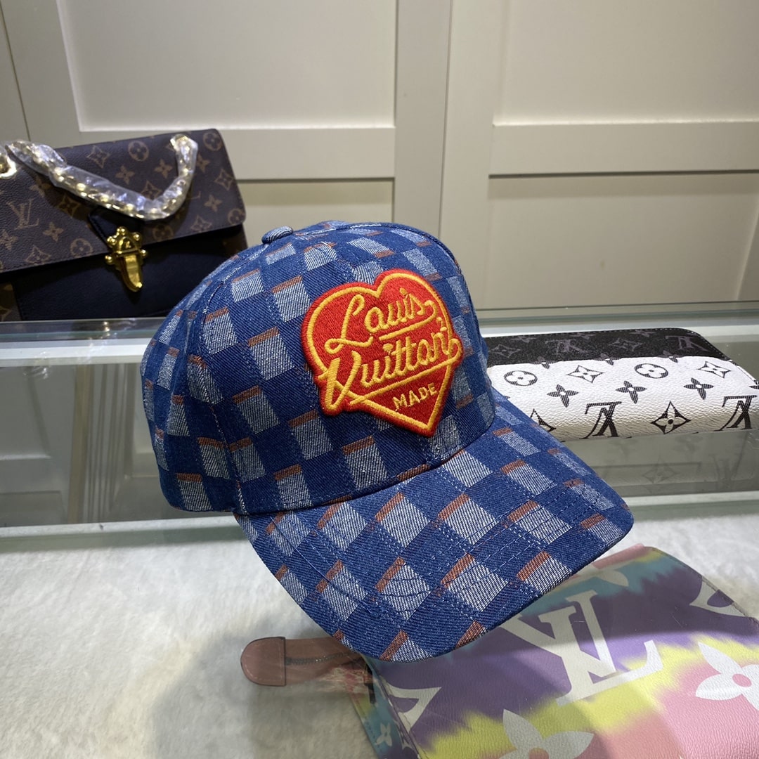 Louis Vuitton Be My Cap In Blue