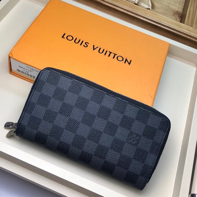 Louis Vuitton Clutch 19cm Black – Fapert