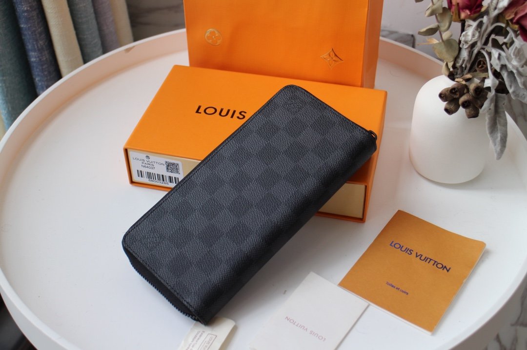 Louis Vuitton Daimer  Graphite Black – Fapert