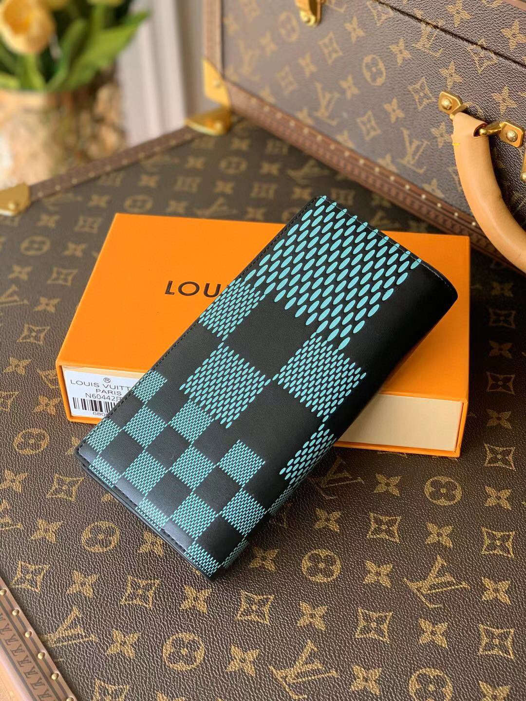 Louis Vuitton Damier Wallet 10cm Green – Fapert