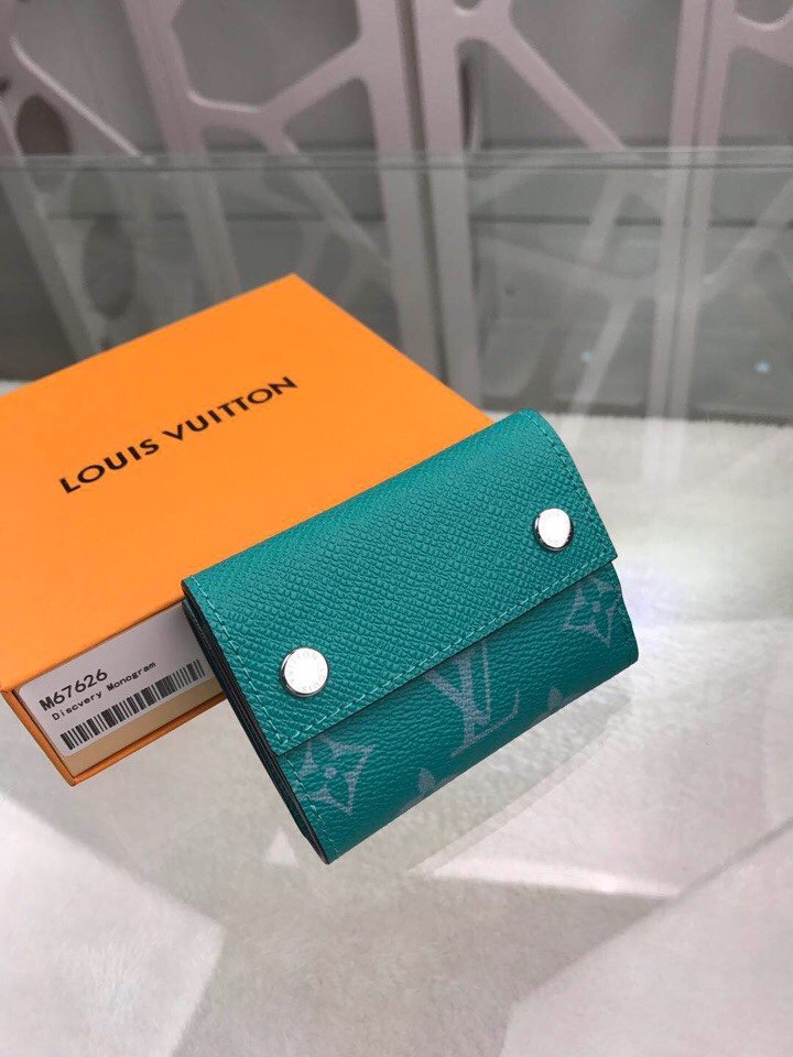 Louis Vuitton Discovery Wallet 10cm Blue – Fapert