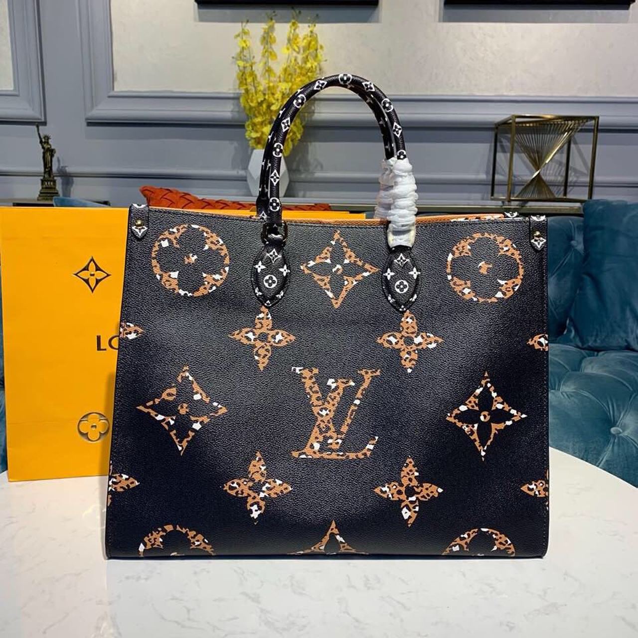 Louis Vuitton Jungle Monogram Giant OnTheGo Tote Bag 41cm For Women Ivoire LV – Fapert