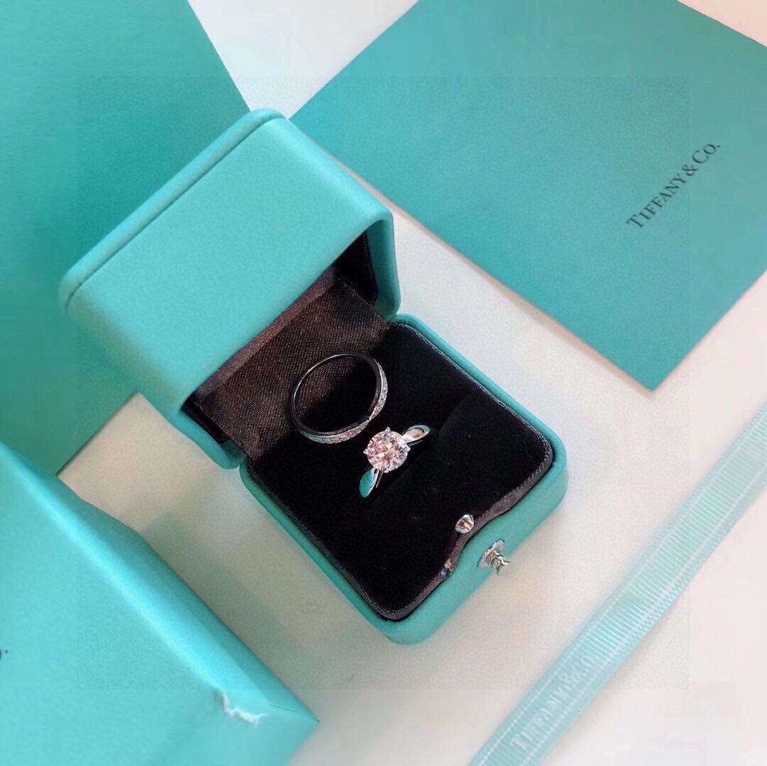 Tiffany and Co Round Pure Stone Ring