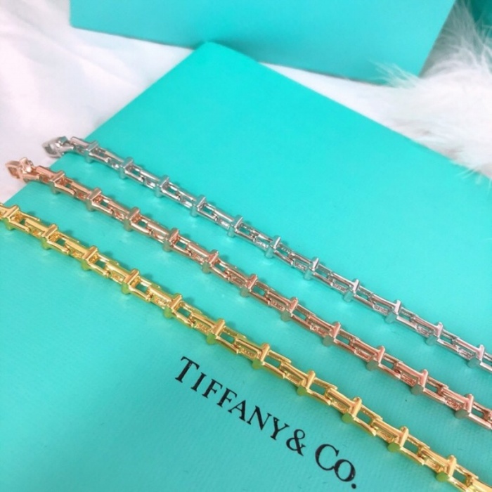 Tiffany & Co Tiffany Graduated Link Bracelet 2340