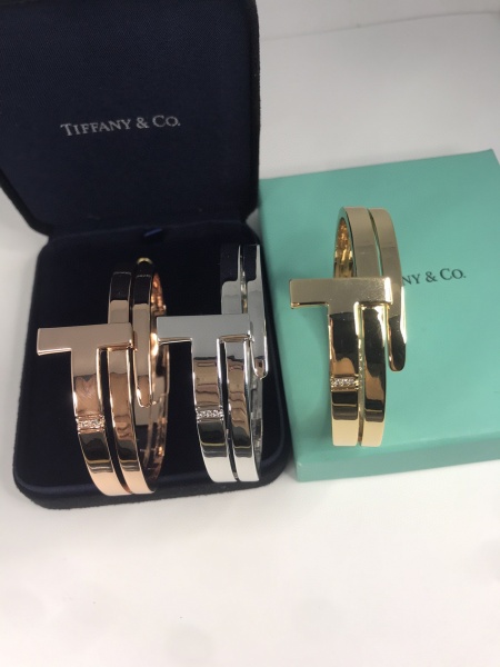 Tiffany & Co Tiffany T Hinged Wrap Bracelet 34940