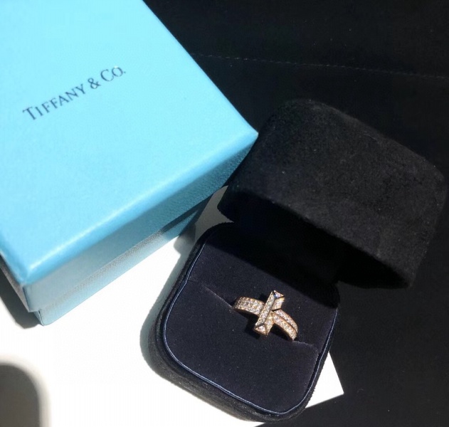 Tiffany & Co Tiffany T Ring 3049