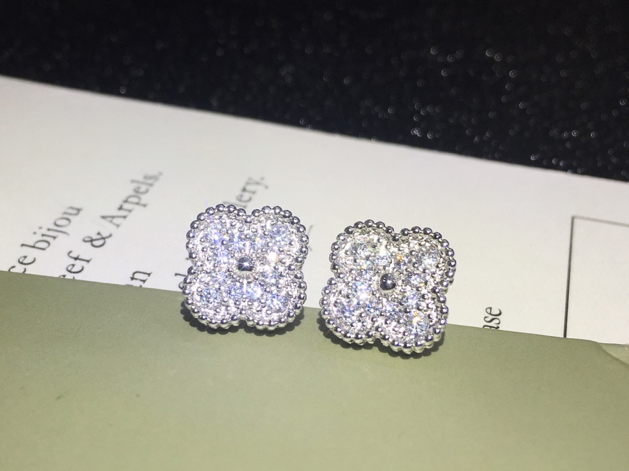 Van Cleef and Arpels Earings